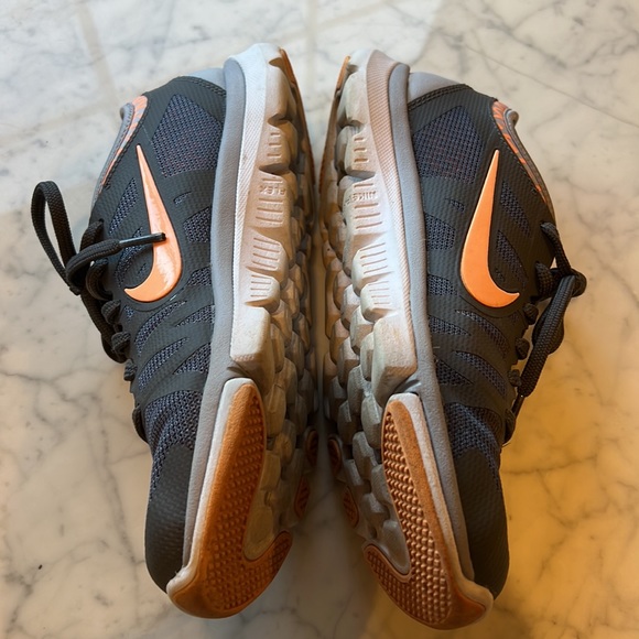 Nike Flex Fitsole Gray & Peach Running/Training Shoes - Picture 4 of 8